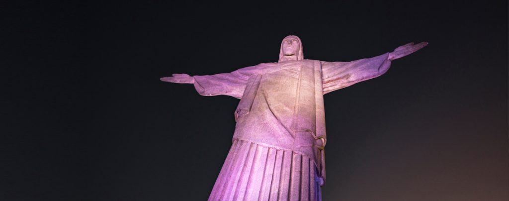 Cristo redentor iluminado