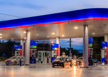 Led em posto de gasolina